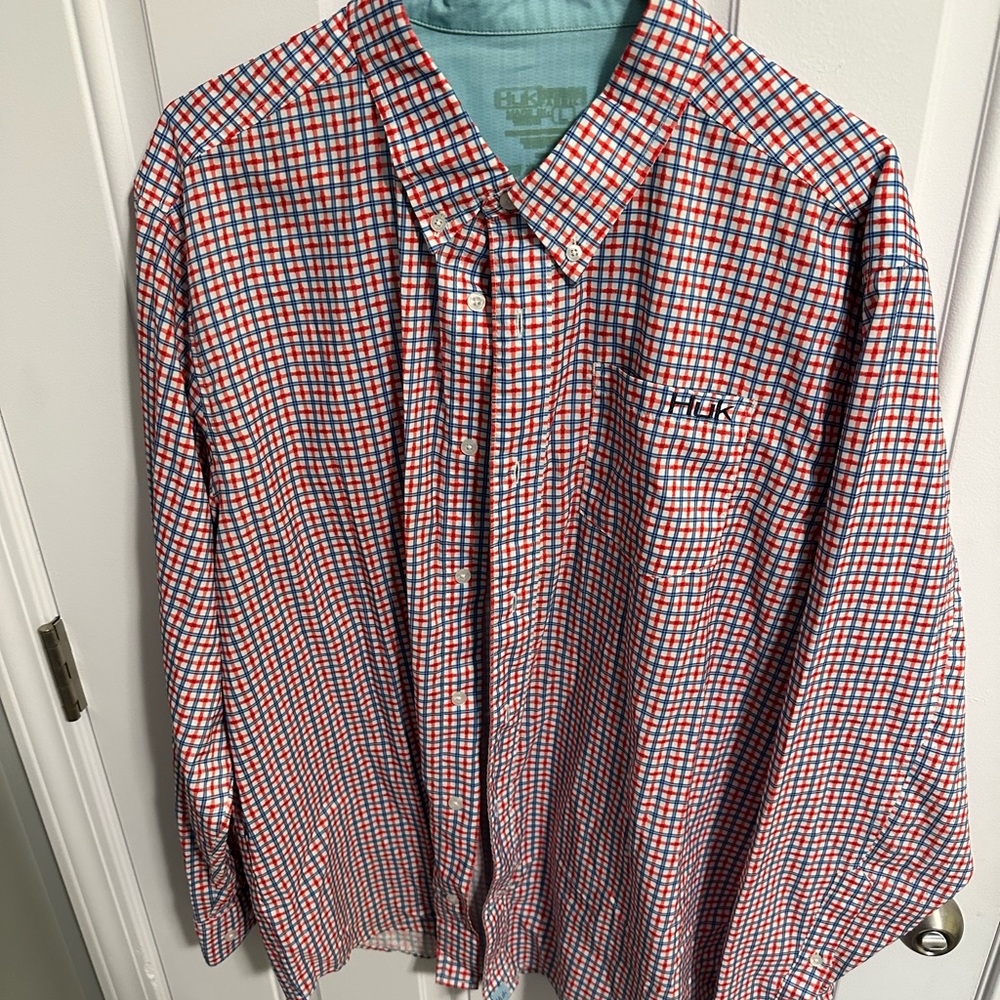 Huk fishing button down